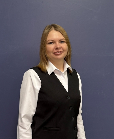 Леснова Елена Ивановна.